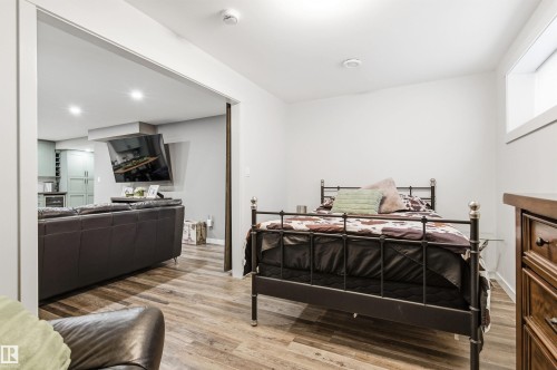 46 Longview Crescent, Spruce Grove, AB - Indoor Photo Showing Bedroom