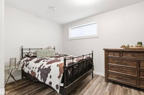 46 Longview Crescent, Spruce Grove, AB - Indoor Photo Showing Bedroom