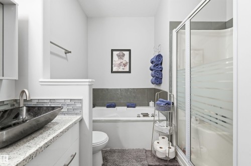 46 Longview Crescent, Spruce Grove, AB - Indoor Photo Showing Bathroom
