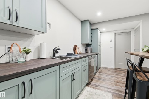 46 Longview Crescent, Spruce Grove, AB - Indoor Photo Showing Kitchen