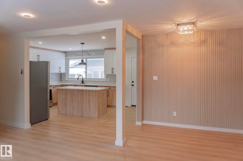 13711 133 Avenue, Edmonton, AB - Indoor