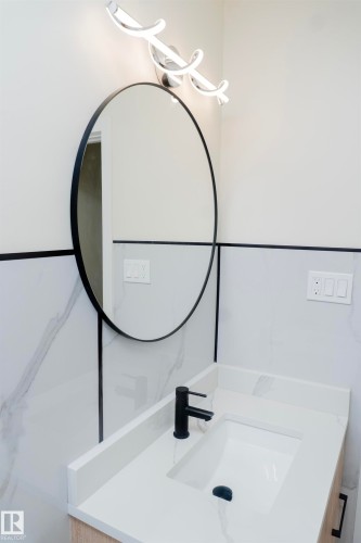 13711 133 Avenue, Edmonton, AB - Indoor