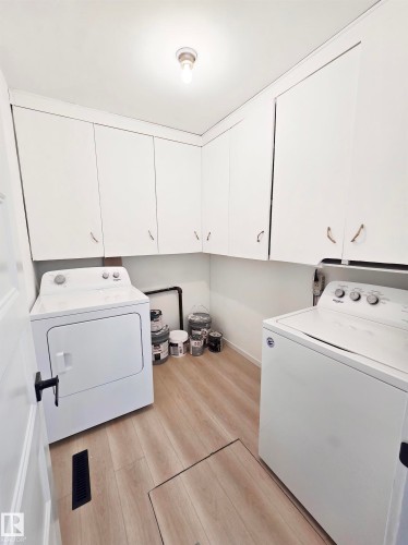 13711 133 Avenue, Edmonton, AB - Indoor Photo Showing Laundry Room