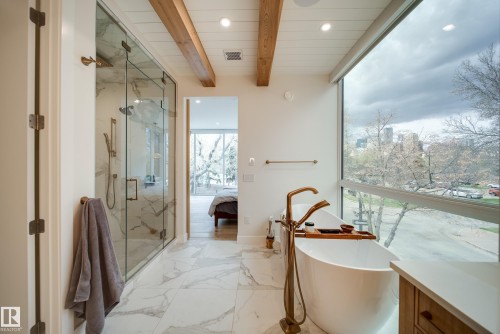 9651 96A Street, Edmonton, AB - Indoor