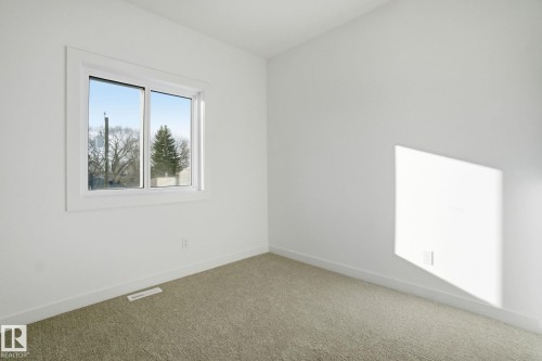 10124 82 Street, Edmonton, AB - Indoor Photo Showing Other Room