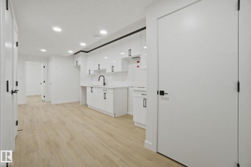 10124 82 Street, Edmonton, AB - Indoor