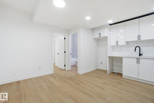 10124 82 Street, Edmonton, AB - Indoor