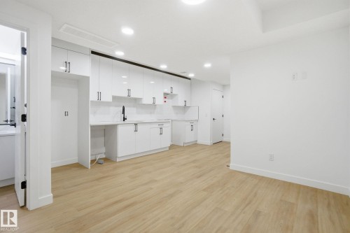 10124 82 Street, Edmonton, AB - Indoor Photo Showing Other Room