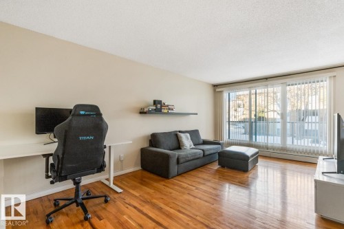 203 10230 120 Street, Edmonton, AB - Indoor