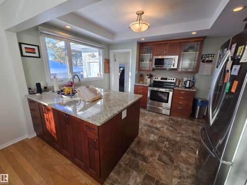 11303 113A Avenue Nw, Edmonton, AB - Indoor Photo Showing Kitchen
