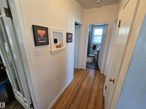 11303 113A Avenue Nw, Edmonton, AB - Indoor Photo Showing Other Room