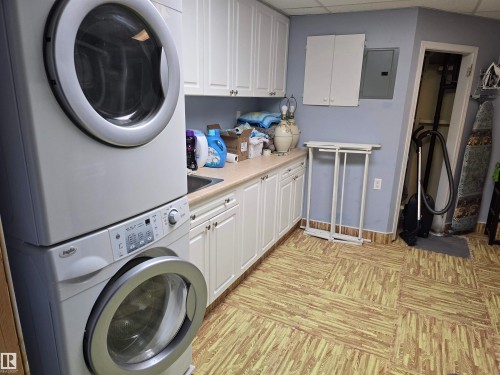11303 113A Avenue Nw, Edmonton, AB - Indoor Photo Showing Laundry Room