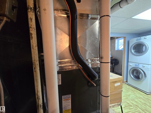 11303 113A Avenue Nw, Edmonton, AB - Indoor Photo Showing Laundry Room