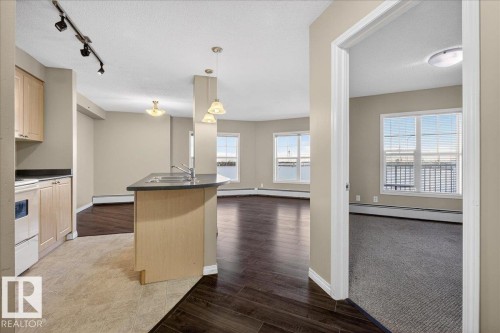 408 636 Mcallister Loop, Edmonton, AB - Indoor Photo Showing Kitchen