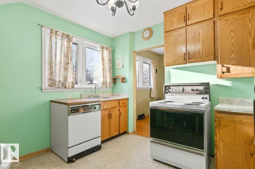 13611 119 Avenue, Edmonton, AB - Indoor Photo Showing Kitchen With Double Sink