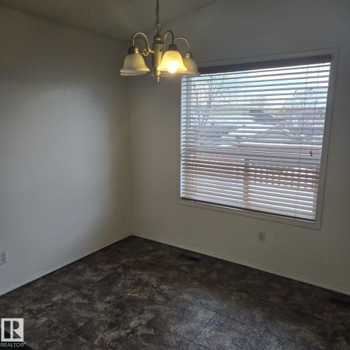 270 Dunvegan Road, Edmonton, AB - Indoor Photo Showing Other Room