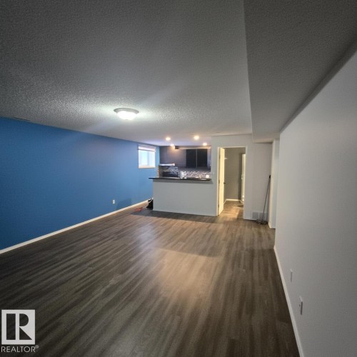 270 Dunvegan Road, Edmonton, AB - Indoor