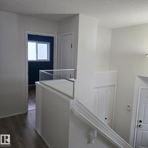 270 Dunvegan Road, Edmonton, AB - Indoor