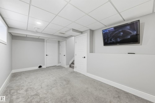 281 Desrochers Boulevard Sw, Edmonton, AB - Indoor Photo Showing Other Room