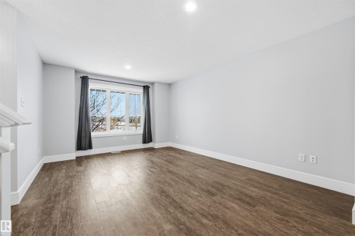 281 Desrochers Boulevard Sw, Edmonton, AB - Indoor Photo Showing Other Room
