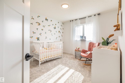 331 22 Street, Edmonton, AB - Indoor Photo Showing Bedroom