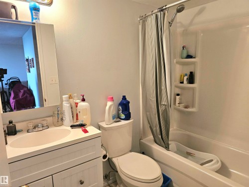 718 13910 Stony Plain Road, Edmonton, AB - Indoor Photo Showing Bathroom
