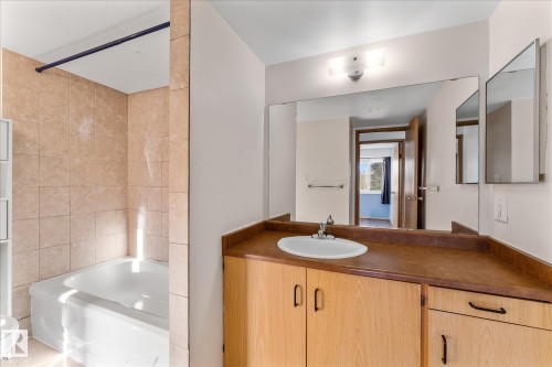 209 70 Alpine Place, St. Albert, AB - Indoor Photo Showing Bathroom