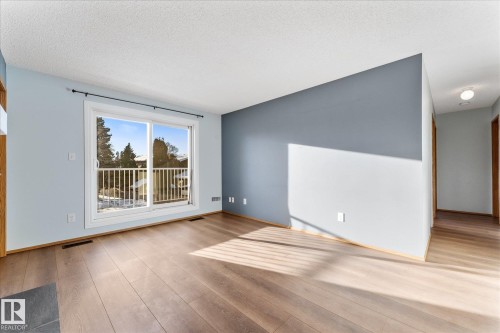 209 70 Alpine Place, St. Albert, AB - Indoor Photo Showing Living Room