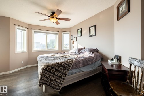 40 Deer Park Boulevard, Spruce Grove, AB - Indoor Photo Showing Bedroom