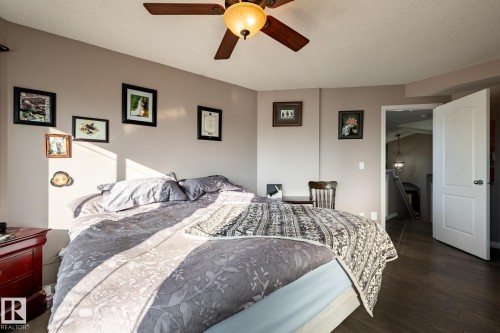 40 Deer Park Boulevard, Spruce Grove, AB - Indoor Photo Showing Bedroom