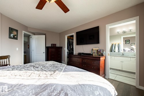 40 Deer Park Boulevard, Spruce Grove, AB - Indoor Photo Showing Bedroom