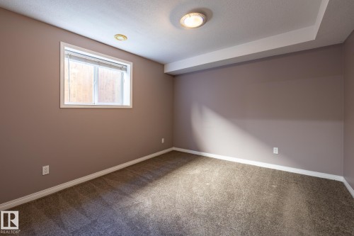 40 Deer Park Boulevard, Spruce Grove, AB - Indoor Photo Showing Other Room