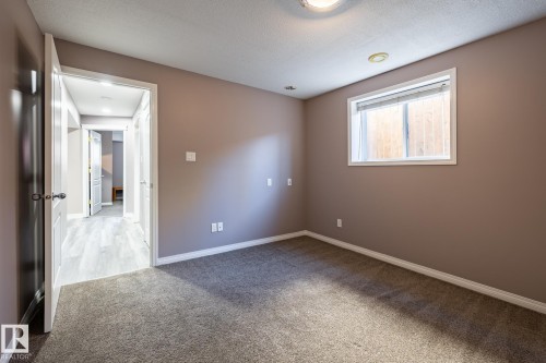 40 Deer Park Boulevard, Spruce Grove, AB - Indoor Photo Showing Other Room