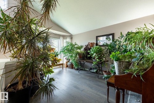 40 Deer Park Boulevard, Spruce Grove, AB - Indoor Photo Showing Other Room