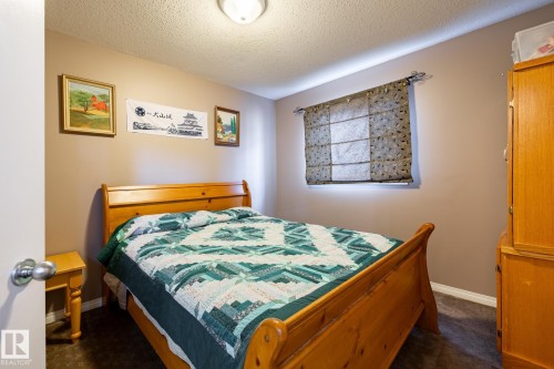 40 Deer Park Boulevard, Spruce Grove, AB - Indoor Photo Showing Bedroom