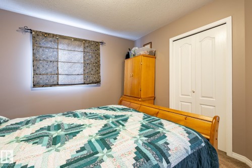 40 Deer Park Boulevard, Spruce Grove, AB - Indoor Photo Showing Bedroom