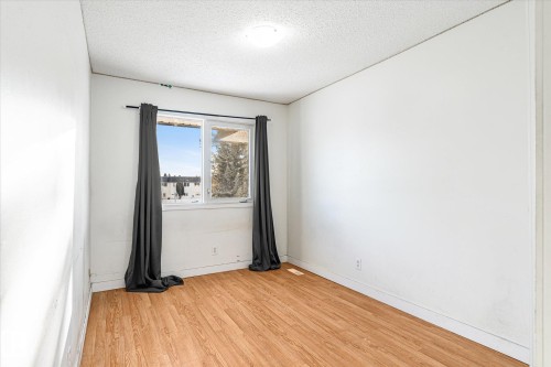 11443 22 Avenue, Edmonton, AB - Indoor Photo Showing Other Room