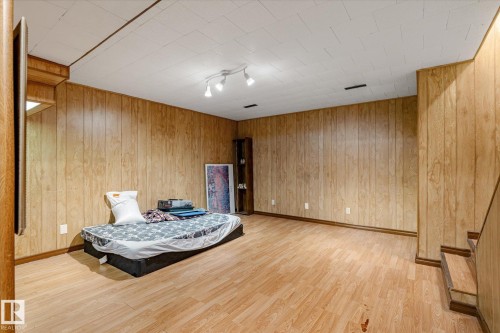 11443 22 Avenue, Edmonton, AB - Indoor