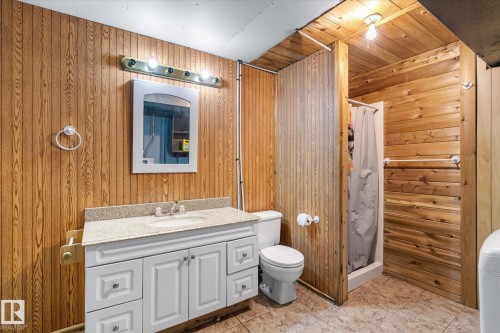 11443 22 Avenue, Edmonton, AB - Indoor Photo Showing Bathroom