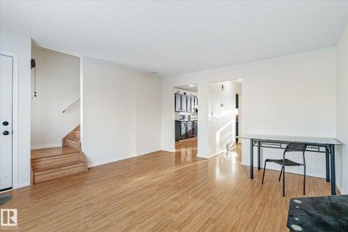 11443 22 Avenue, Edmonton, AB - Indoor