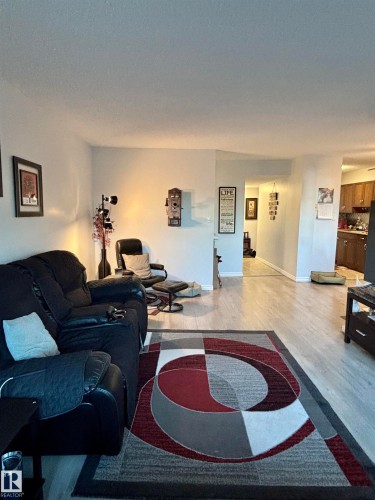 26 8735 165 St. Nw, Edmonton, AB - Indoor Photo Showing Living Room
