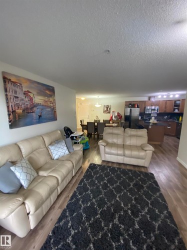 319 17415 99 Avenue Nw, Edmonton, AB - Indoor Photo Showing Living Room
