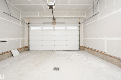 804 Elderberry Crest, Edmonton, AB - Indoor Photo Showing Garage