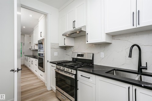 804 Elderberry Crest, Edmonton, AB - Indoor Photo Showing Kitchen With Upgraded Kitchen