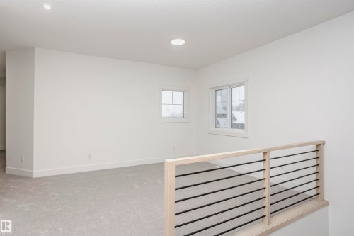 804 Elderberry Crest, Edmonton, AB - Indoor Photo Showing Other Room