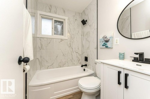 13229 85 Street, Edmonton, AB - Indoor Photo Showing Bathroom
