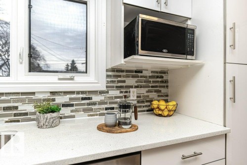 13229 85 Street, Edmonton, AB - Indoor