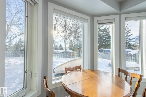 8515 24 Avenue, Edmonton, AB - Indoor Photo Showing Dining Room