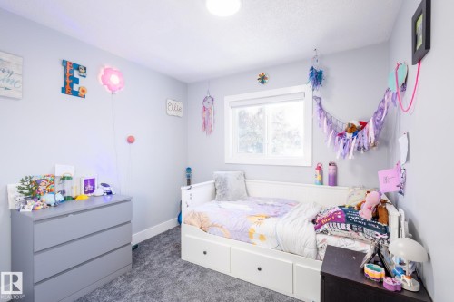 8515 24 Avenue, Edmonton, AB - Indoor Photo Showing Bedroom