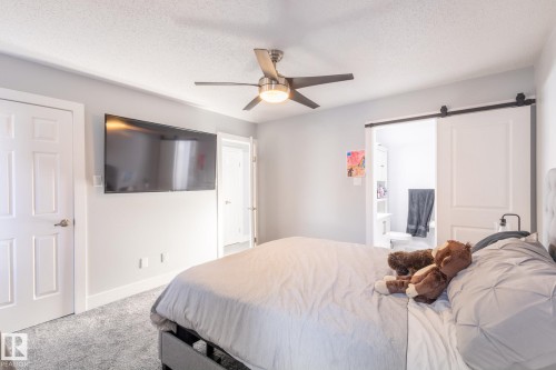 8515 24 Avenue, Edmonton, AB - Indoor Photo Showing Bedroom
